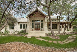 1 Trophy Ln, New Braunfels, TX 78132