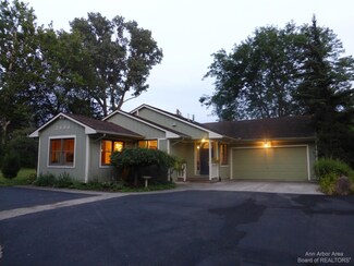 2896 Sharon Dr, Ann Arbor, MI 48108