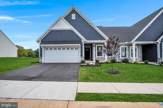 911 Shadowbrooke, Dover, PA 17315