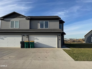 3814 Lillian Ct SE, Mandan, ND 58554