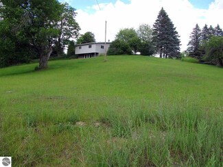 23384 175th Ave, Tustin, MI 49688