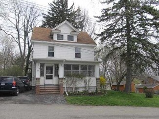 68 Pearl St, Lyons, NY 14489