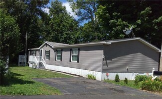 15 Elderberry Cir, Rochester, NY 14625