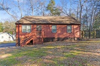 8300 Raven Run Dr, Mechanicsville, VA 23111
