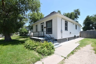 613 E 27th St, Kearney, NE 68847