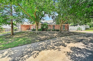 2107 Meadows Cir, Sherman, TX 75092