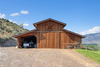 36 Rooster Flats Rd, Oroville, WA 98844