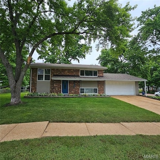 1778 San Miguel Ln, Fenton, MO 63026