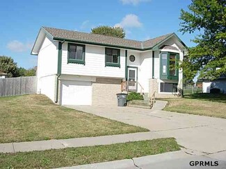 14514 Echo Hills Dr, Omaha, NE 68138