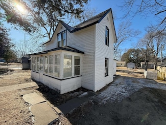 117 S Elm St, Adams, WI 53910