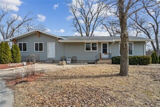 1727 Cedar Crest Dr, Cedar Rapids, IA 52403