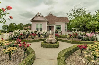 3680 S Newmark Ave, Sanger, CA 93657