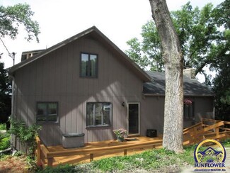 6131 Rock Creek Dr, Ozawkie, KS 66070