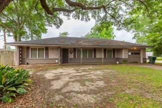 2501 Green Ave, Port Arthur, TX 77642