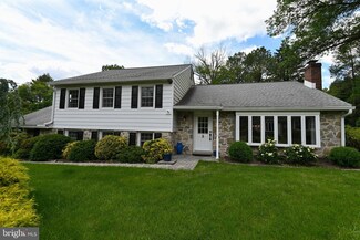 13 Pembroke Dr, Media, PA 19063