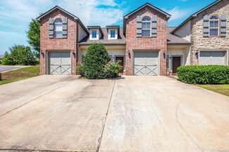 102 Venezia Ln, Maumelle, AR 72113