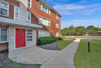 7932 S Pulaski Rd Unit 301, Chicago, IL 60652