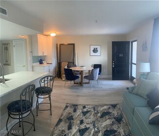 4906 Victoria Dr Unit 303, Cape Coral, FL 33904