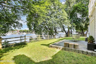 24 Juniper Ln, Riverside, CT 06878
