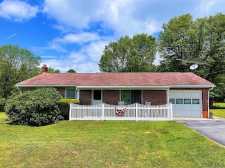 2152 E Mud Pike, Berlin, PA 15530