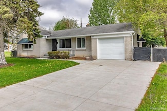 245 N Broadway St, Mount Clemens, MI 48043