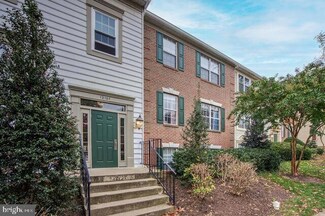 12107 Greenway Ct Unit 202, Fairfax, VA 22033