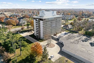 2222 1st Ave NE, Cedar Rapids, IA 52402