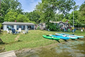 9620 Winston Rd, Pinckney, MI 48169