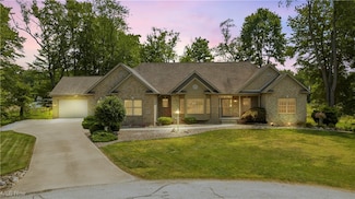 2814 Alexandria Ct, Uniontown, OH 44685