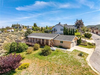 14761 Flintstone Dr, Lake Hughes, CA 93532