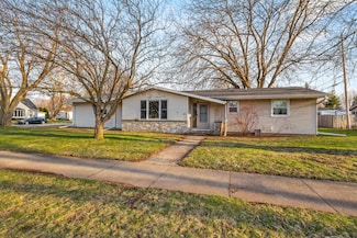 2015 E Forest St, Appleton, WI 54915