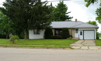 1104 Dodgeville St, Highland, WI 53543