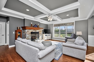 143 Whispering Pines Dr, Frankfort, KY 40601