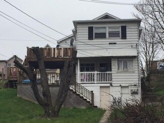 55 Watkins Ave, Donora, PA 15033
