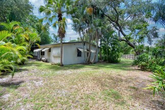 3233 SE Banyan St, Stuart, FL 34997