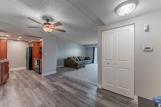 1450 Plymouth Ln Unit 501, Elgin, IL 60123