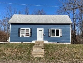107 W Jackson Ave, Charleston, IL 61920