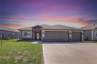 2513 E 26th St, Lawrence, KS 66046