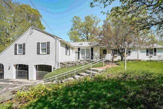 189 E Washington Rd, Hillsborough, NH 03244