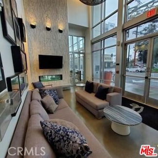 11405 Chandler Blvd Unit 402, North Hollywood, CA 91601