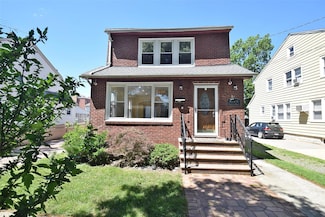 18 Brokaw Ave, Floral Park, NY 11001
