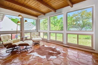 1525 Arborview Blvd, Ann Arbor, MI 48103