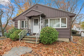 15 Quebec Ct, Lynn, MA 01905