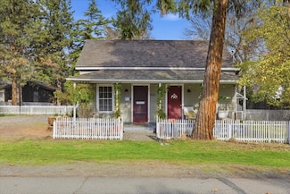 415 E C St, Jacksonville, OR 97530