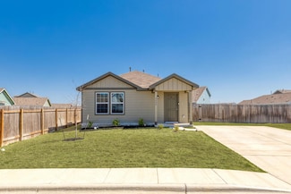 2404 Windrow Ln, Lockhart, TX 78644