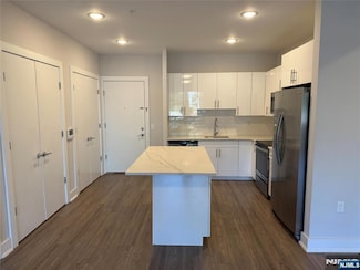 1685 Bergen Blvd Unit 403, Fort Lee, NJ 07024
