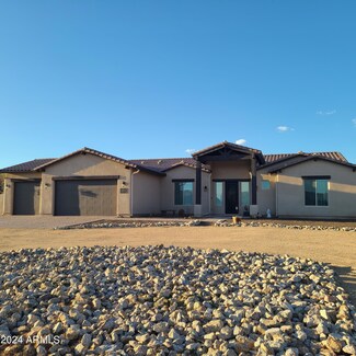 48515 N 13th Ave, New River, AZ 85087