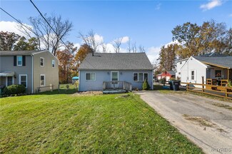 2458 1st St, Grand Island, NY 14072
