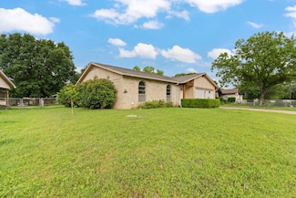 521 NW Ann Lois Ln, Burleson, TX 76028