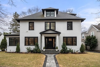 8 Hampden St, Wellesley, MA 02482